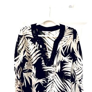 White House Black Market Black and White Sheet Tunic (Coverup)